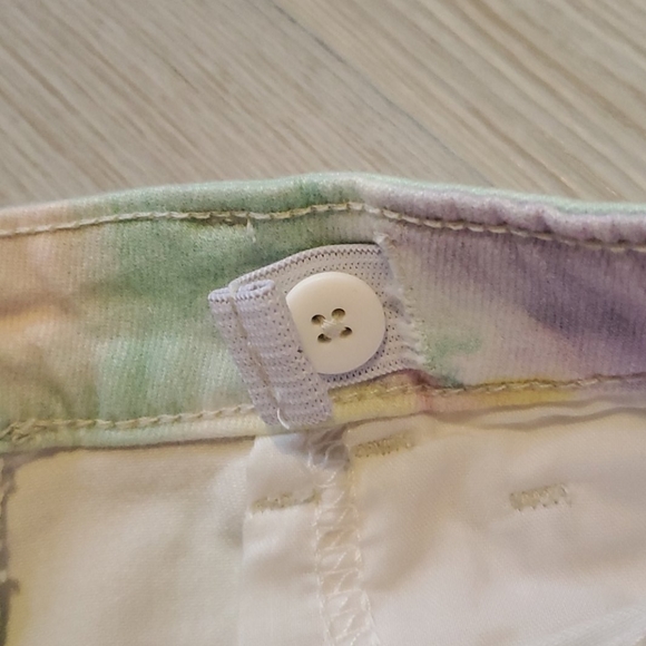 Cat & Jack Girls Tie dye Shorts. New - Picture 6 of 7